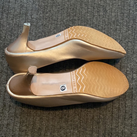 I am not really into heels. - Picture 2 of 2